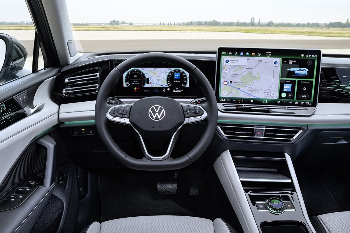 Volkswagen Tiguan 2024 - interior