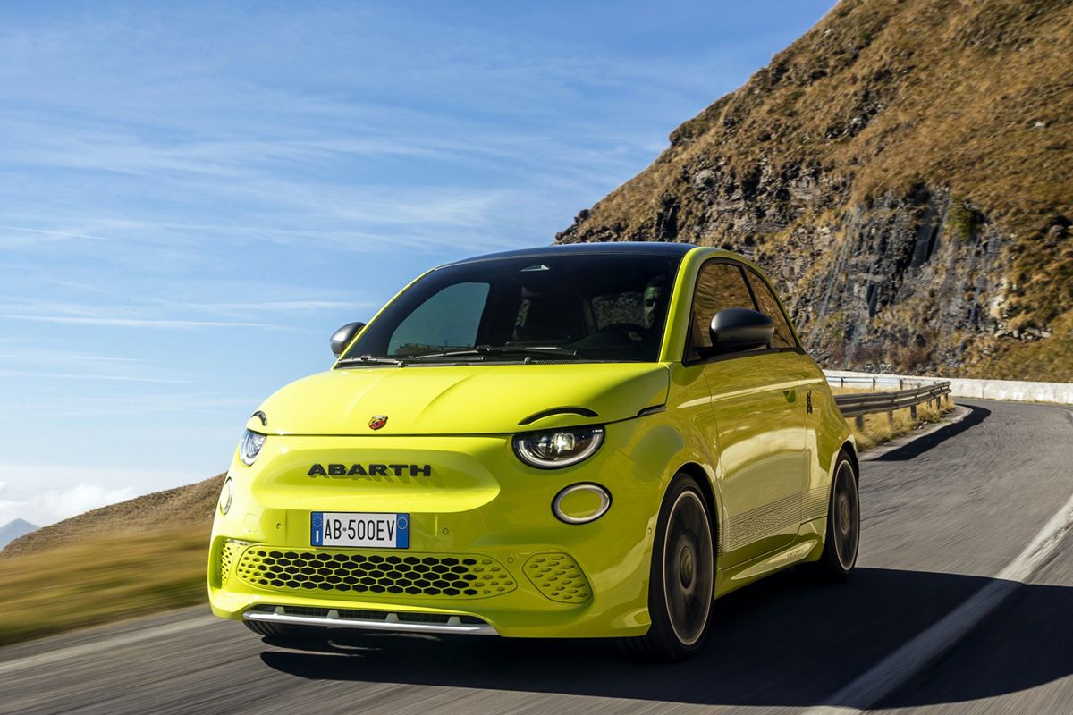 El Abarth 500 Eléctrico es víctima de un nuevo malentendido en Reino Unido, otro spot publicitario controvertido pero ganado por el Escorpión