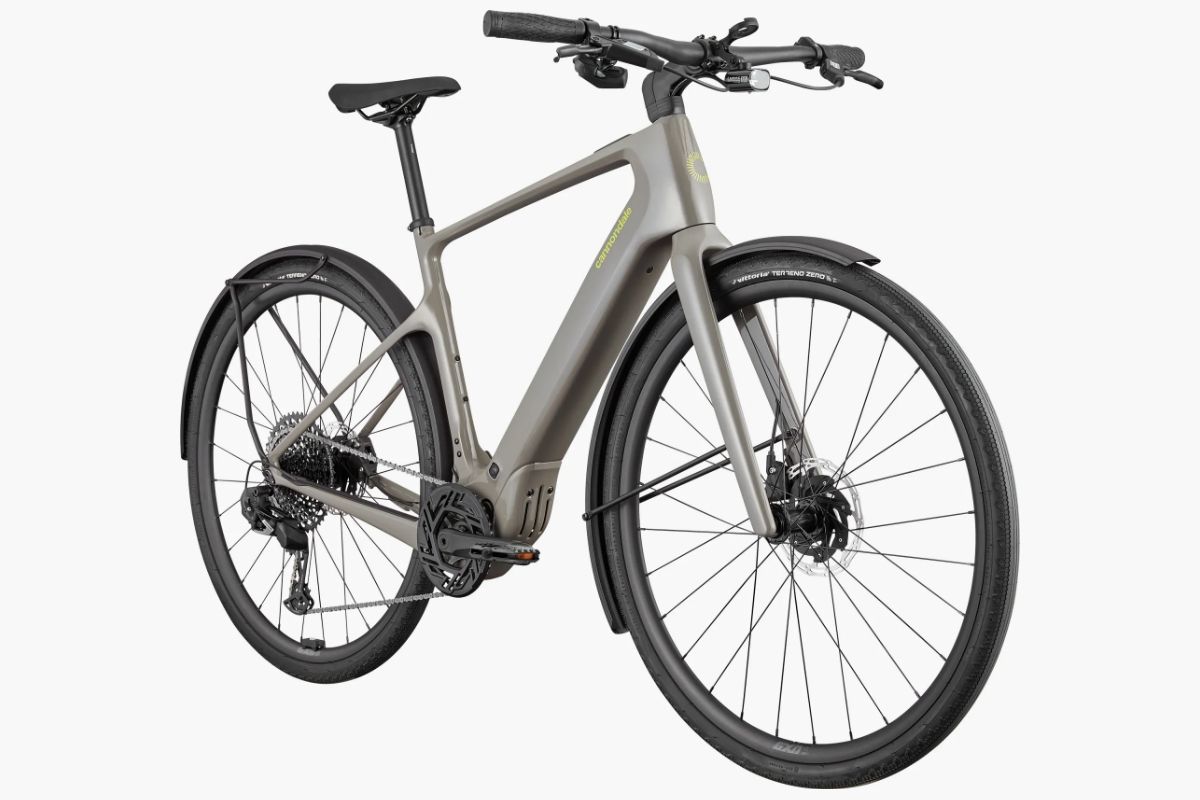 ¿Buscas una eBike para la ciudad? La Cannondale Tesoro Neo Carbon es una bala de 16 kg con cambio electrónico y motor Bosch