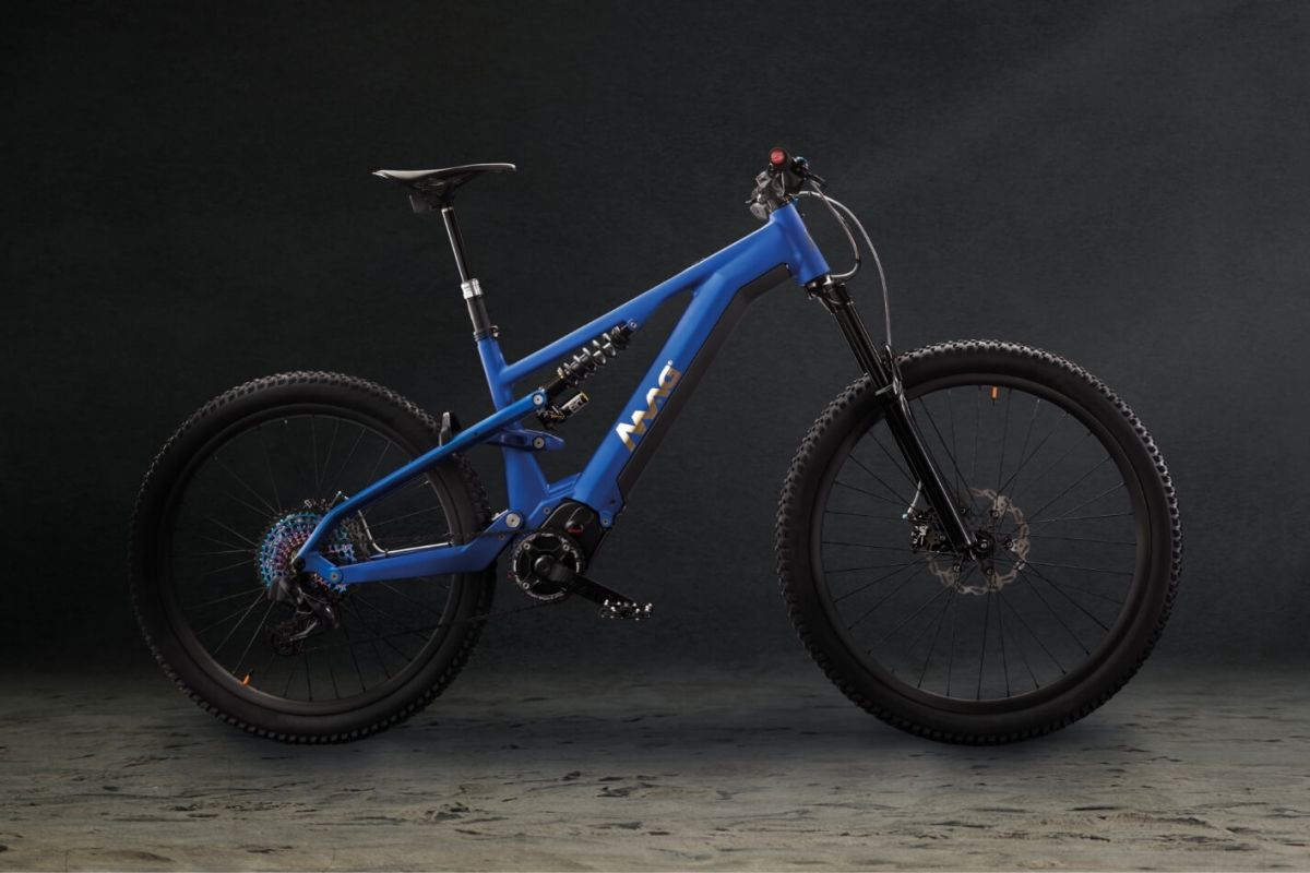 Ni aluminio, ni carbono, ni siquiera titanio… la nueva eBike de Mag para Enduro tiene un cuadro monocasco de magnesio