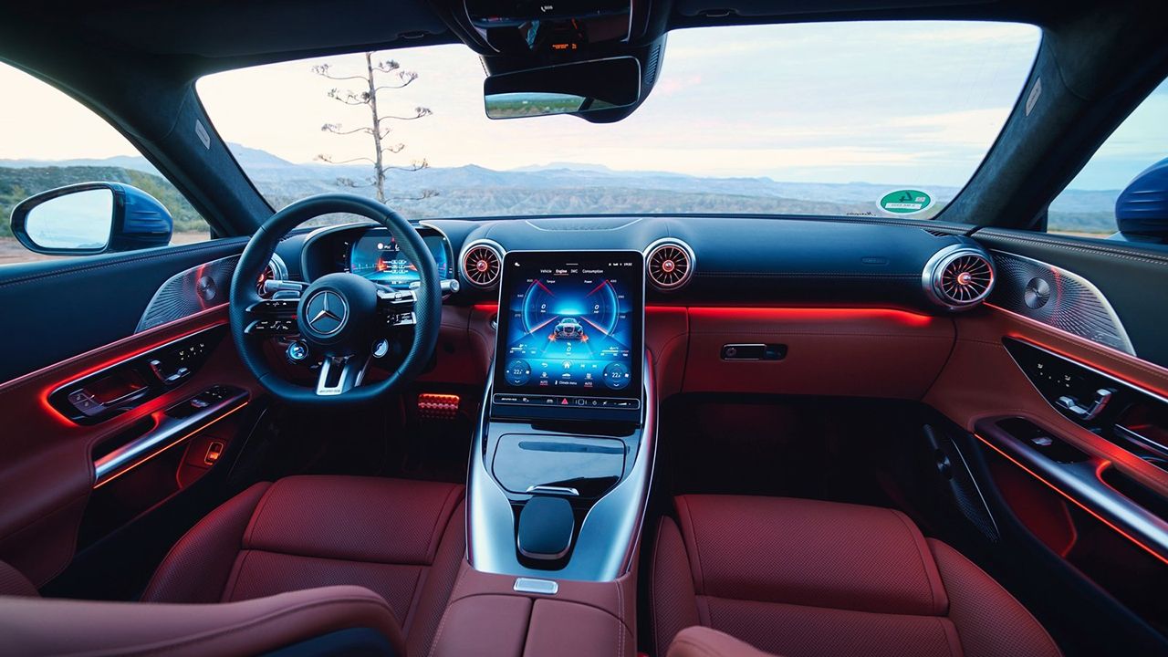 Mercedes-AMG GT 2024 - interior