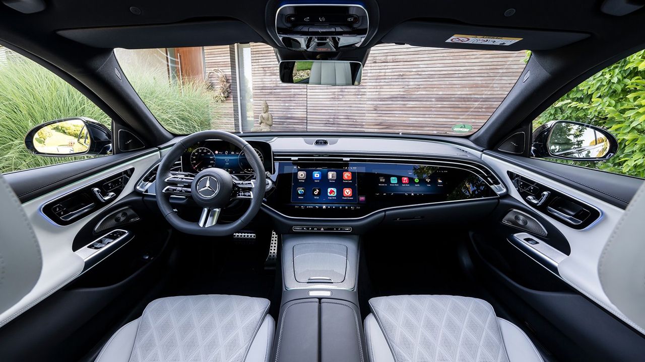 Mercedes Clase E 2024 - interior