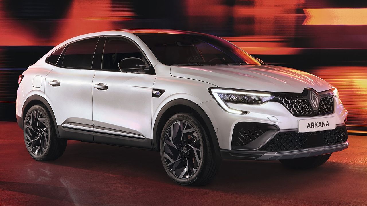 El Renault Arkana 2024 más barato llega a España, la versión Evolution del SUV Coupé híbrido ya está a la venta