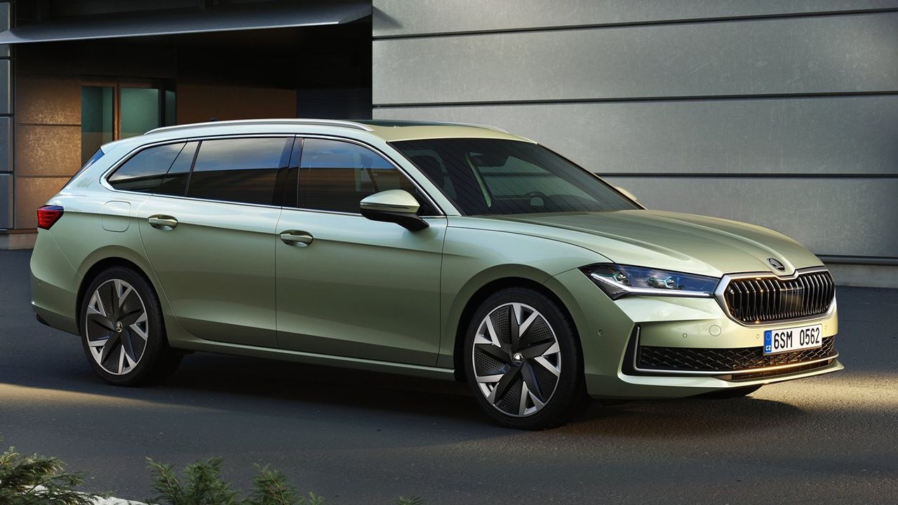 Precios y gama del nuevo Skoda Superb Combi 2024, la renovada berlina familiar se estrena en España con etiqueta ECO