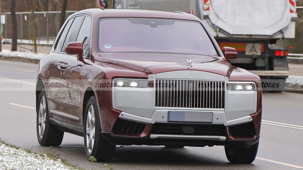 Rolls-Royce Cullinan 2025 - foto espía