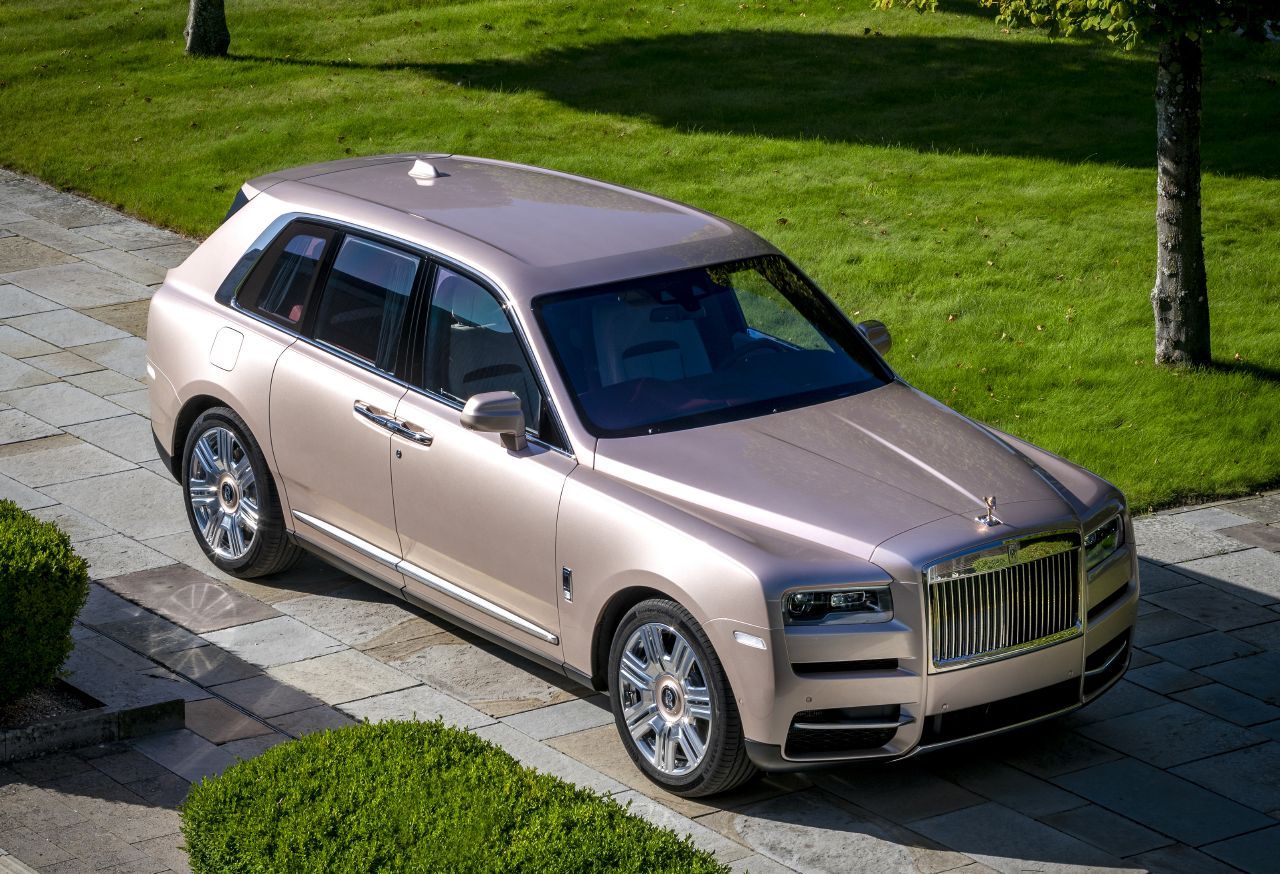 El regalo perfecto de cumpleaños es este Rolls-Royce Cullinan, el SUV británico deslumbra tanto como una de las joyas más preciadas