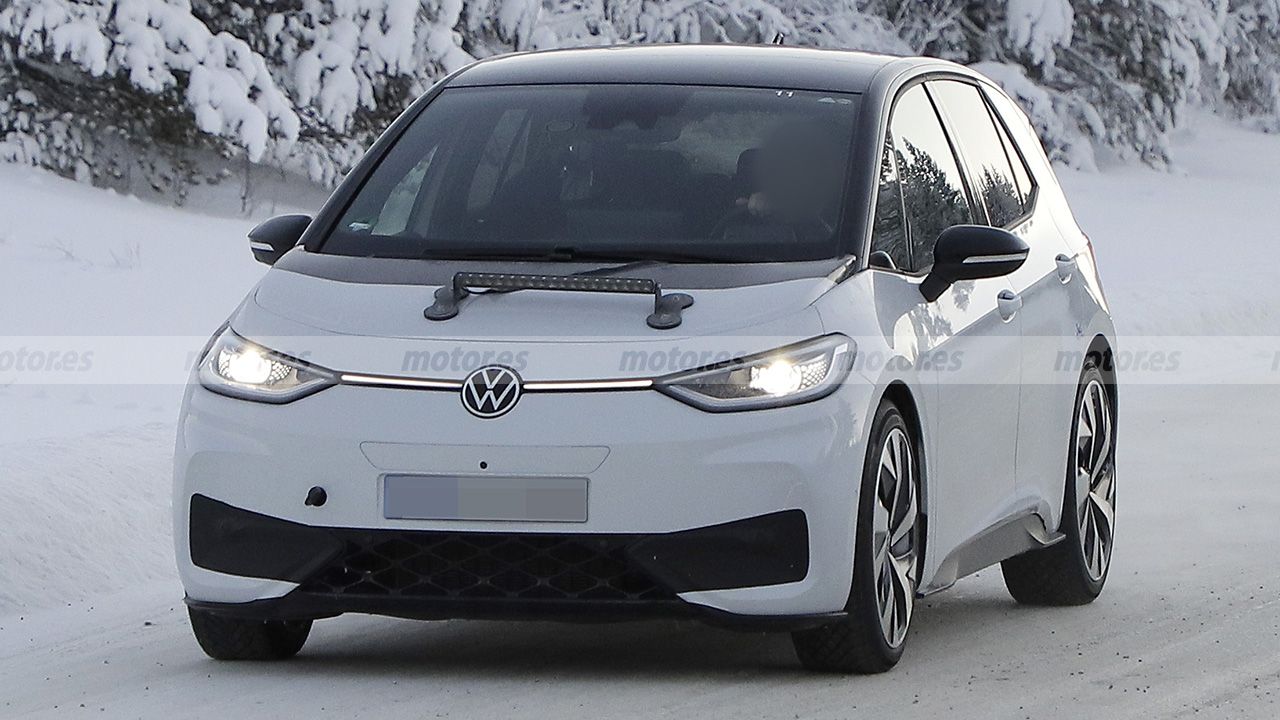 El esperado Volkswagen ID.3 GTX pone a prueba sus más de 230 CV en el norte de Europa