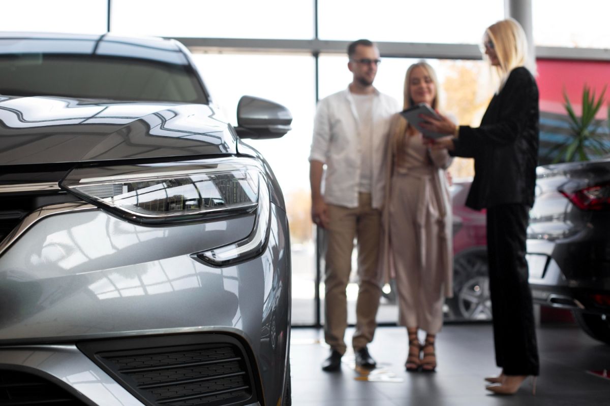 En 2023 se matriculó un 38 % más de coches eléctricos. A pesar de todo, es un fracaso para el sector