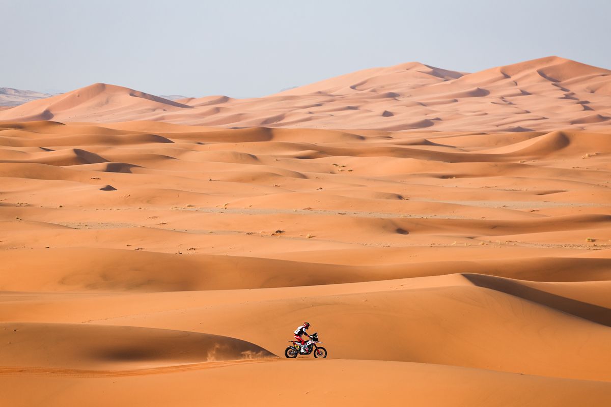 Adrien Van Beveren es el más rápido en el 'caos organizado' de la 48h crono del Dakar