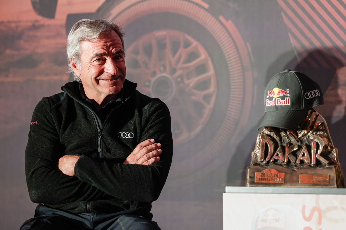 Carlos Sainz tras ganar su cuarto Dakar: «Lo importante no es el DNI, sino el cronómetro»