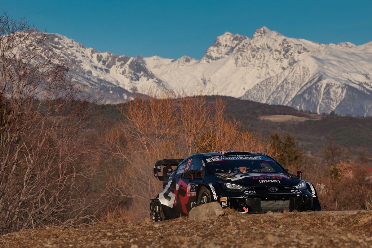 Elfyn Evans resiste en el Rally de Montecarlo ante un Sébastien Ogier en crecimiento