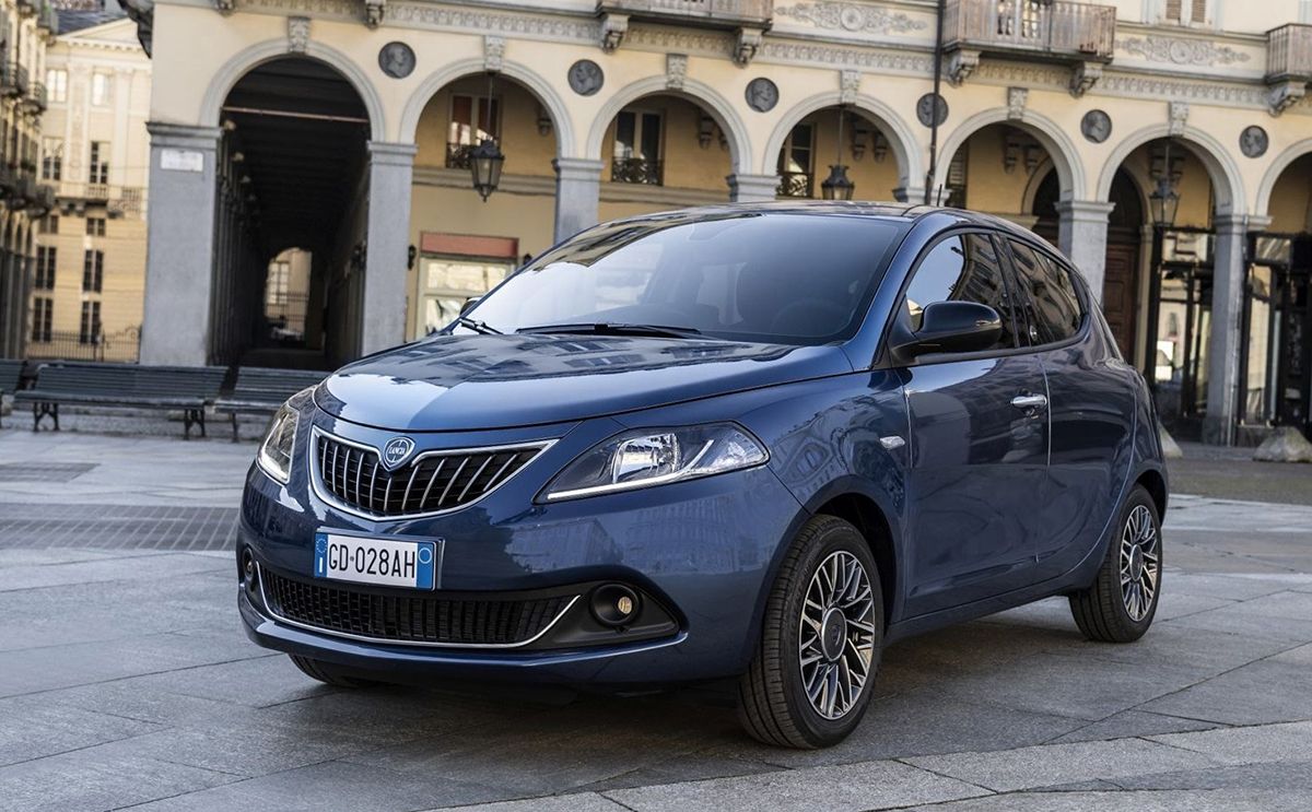 El Lancia Ypsilon se mantiene fuerte al acercarse su despedida, el urbano Chic deja un gran legado en Italia para la generación