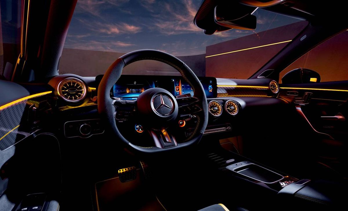 Mercedes-AMG A 45 - interior