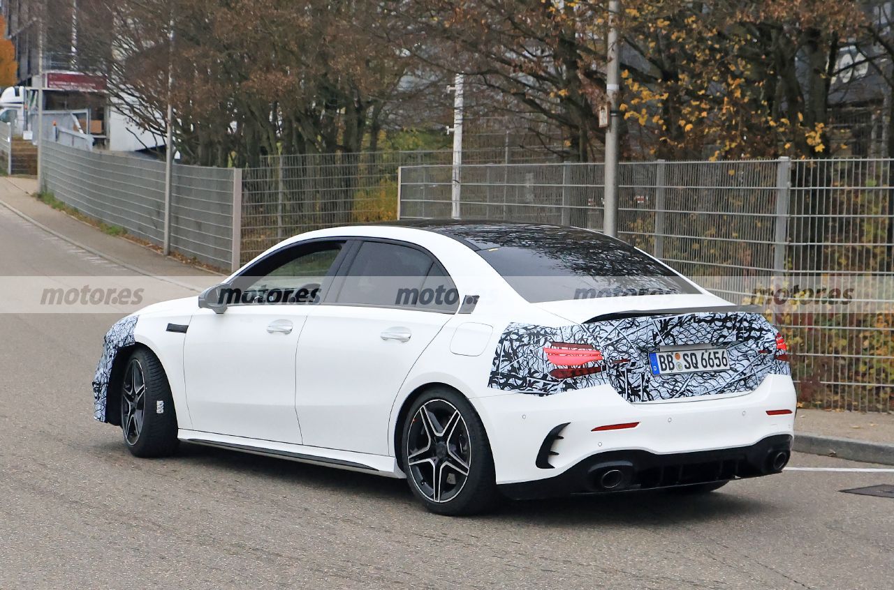 Fotos espía Mercedes-AMG A 35 Sedán Performance 2025