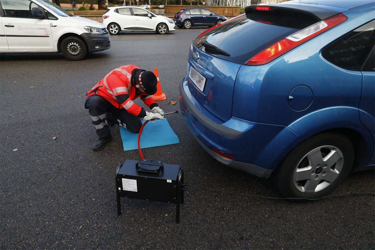 La multa de hasta 1.500 euros si la policía detecta que tu coche no cumple con las emisiones contaminantes y no pasas la ITV