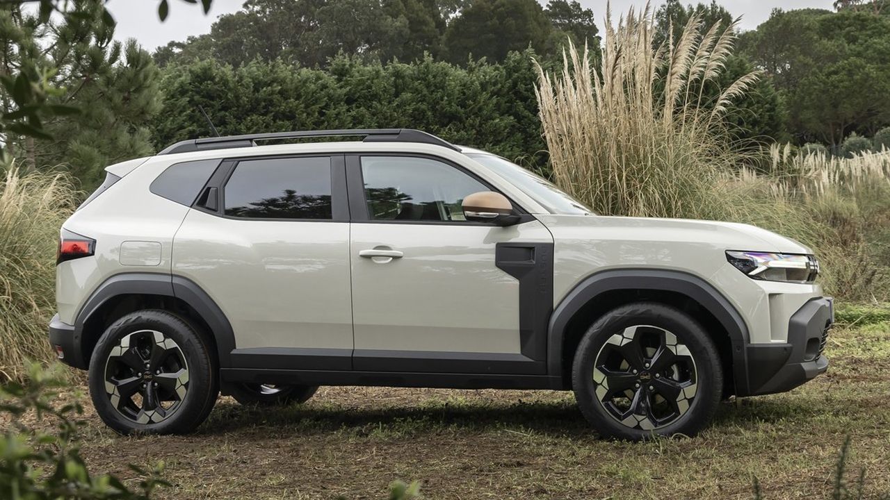 Dacia Duster 2024 - lateral