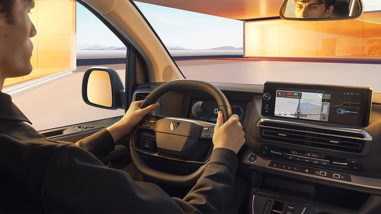 Peugeot Traveller 2024 - interior