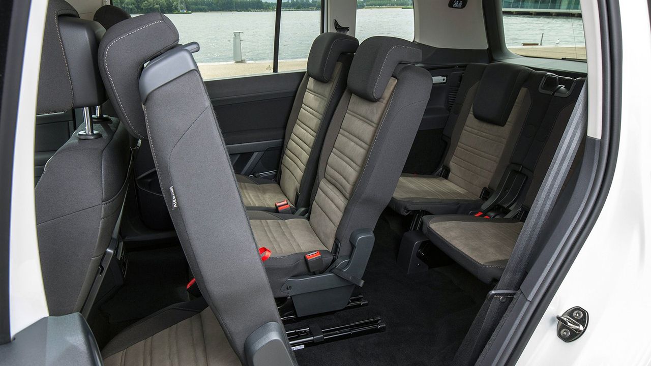 Volkswagen Touran - interior