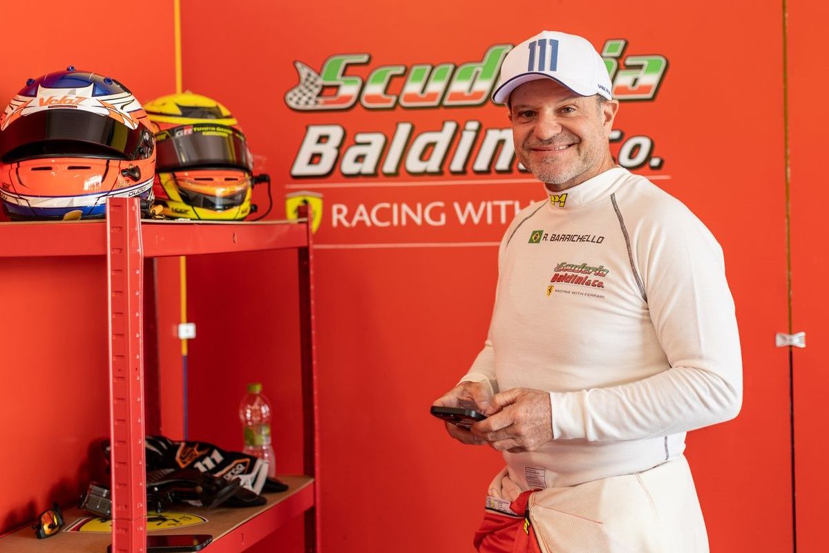 Rubens Barrichello se deshace en elogios al hablar de Fernando Alonso: «Es espectacular»