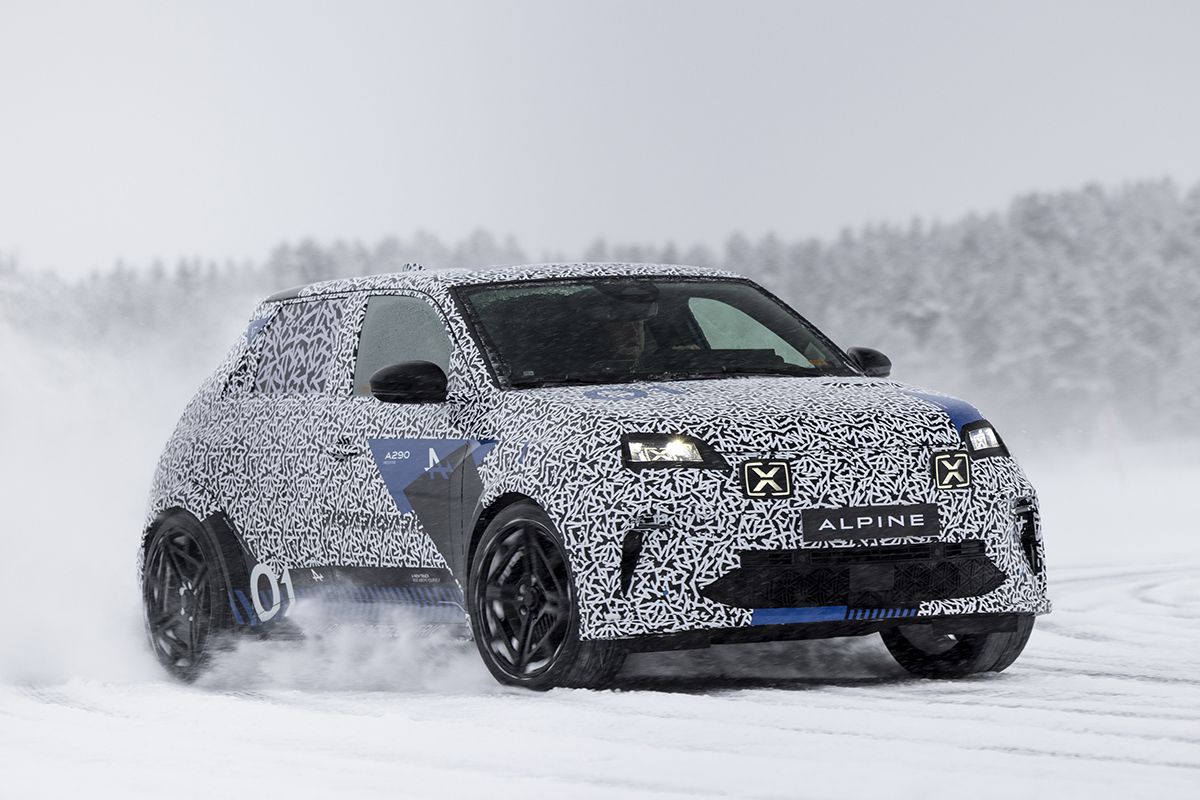 Así se mueve el nuevo Alpine A290 en nieve, el primer eléctrico de la firma francesa llegará a finales de primavera con mucha alegría que dar