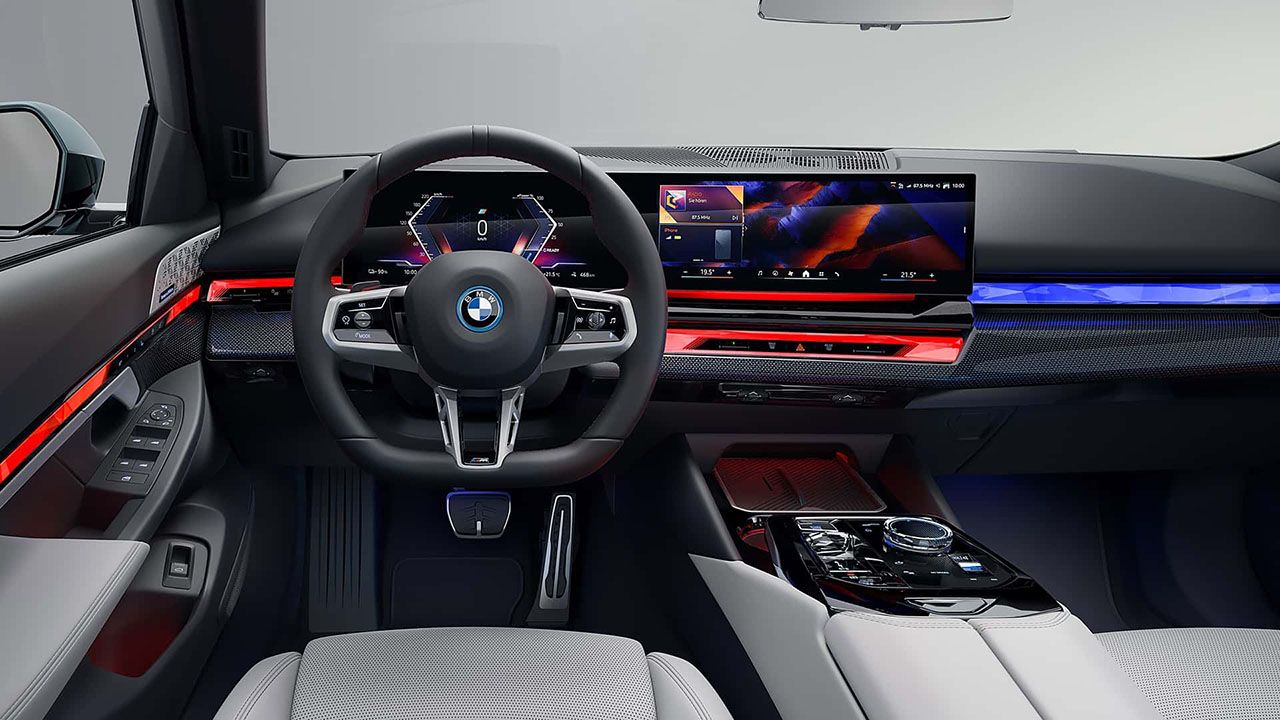 BMW i5 Touring - interior