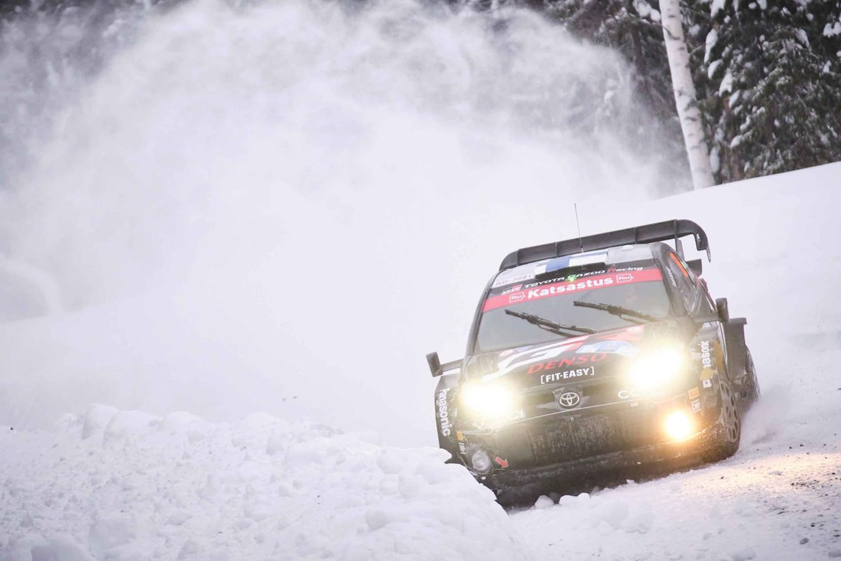 Cara y cruz para Elfyn Evans y Kalle Rovanperä en el Artic Lapland Rally