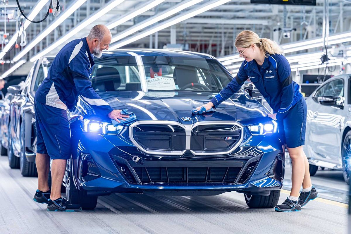 Alemania pone fin a los engaños en las prestaciones de los coches, con especial atención a la información de los eléctricos y PHEV