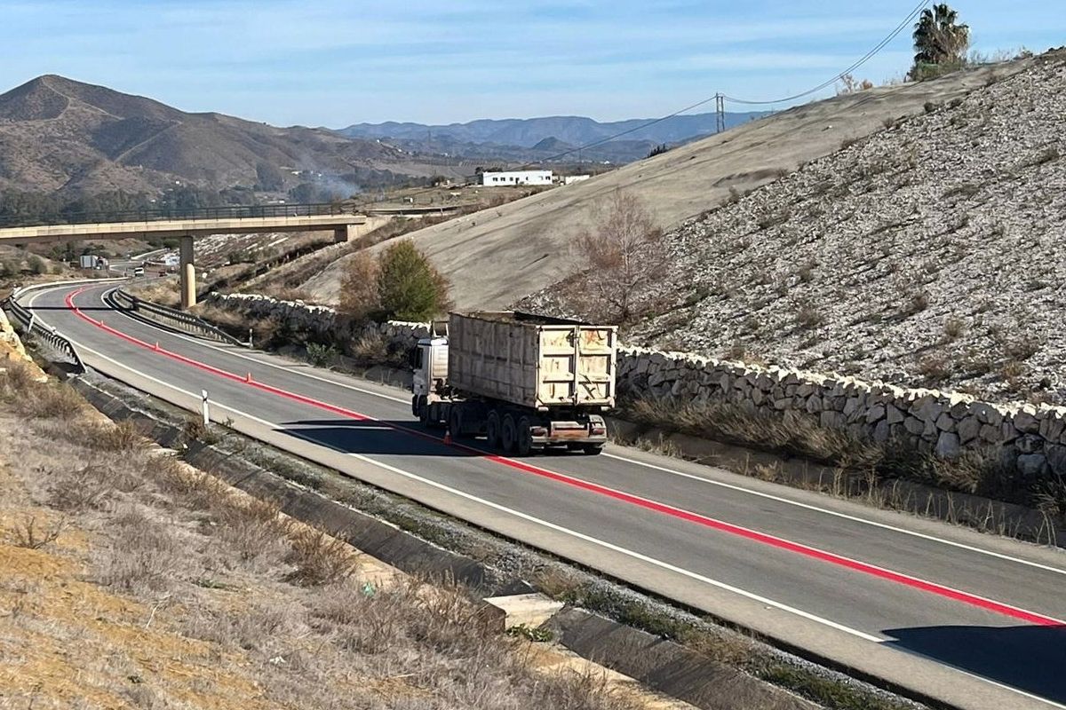 La DGT toma una medida radical, así es el experimento que pretende evitar accidentes en carreteras peligrosas