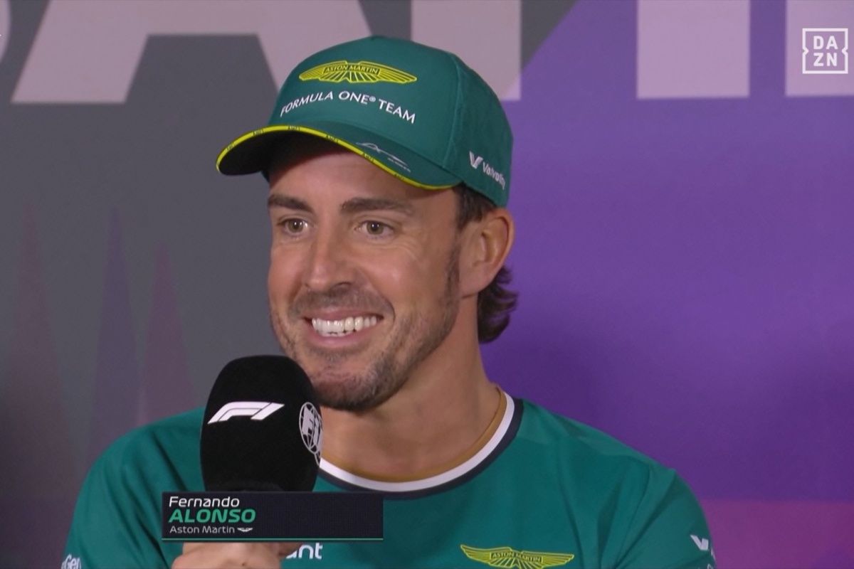 Fernando Alonso, al habla: rendimiento real del AMR24, ¿futuro en Mercedes?... y una sonrisa delatadora