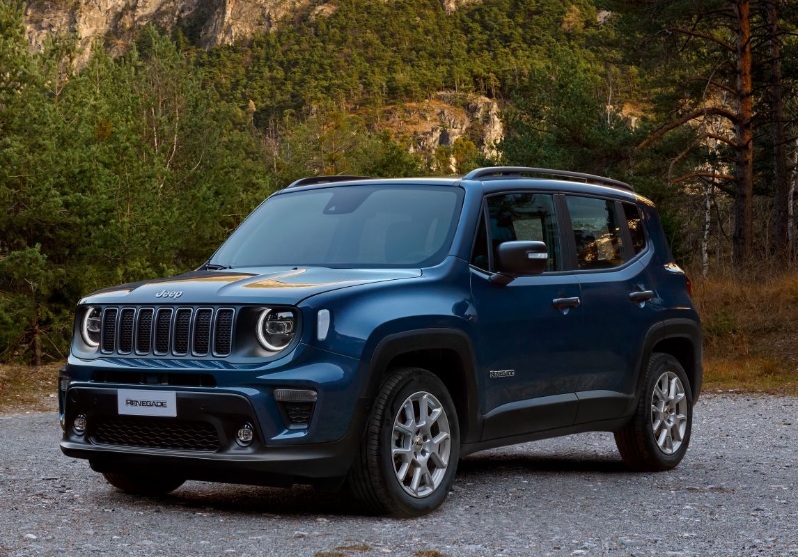 El exitoso Jeep Renegade estrena 2024 con más tecnología y dos motores híbridos que no le impiden ser un auténtico todoterreno