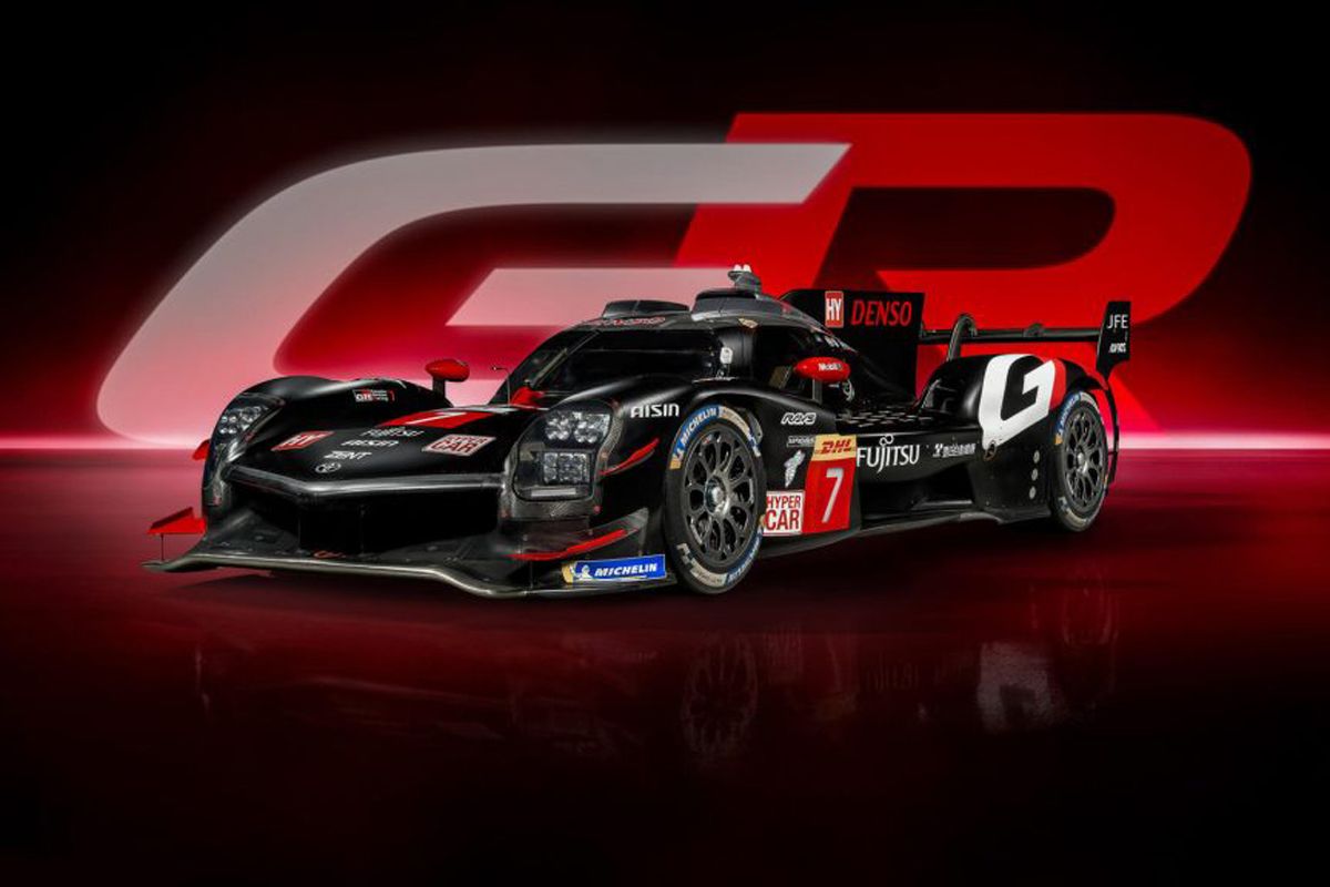 Así es la librea definitiva 'all black' del Toyota GR010 Hybrid para el WEC 2024