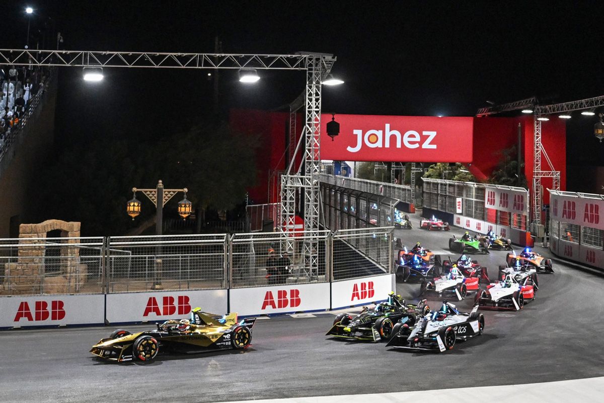 Nick Cassidy asalta el liderato de la Fórmula E con su gran actuación en el ePrix de Ad-Diriyah