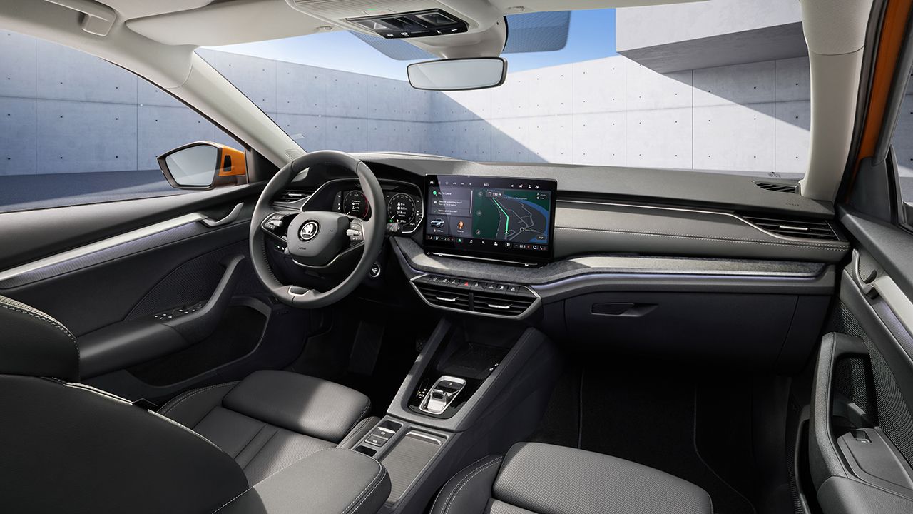 Skoda Octavia Combi 2024 - interior