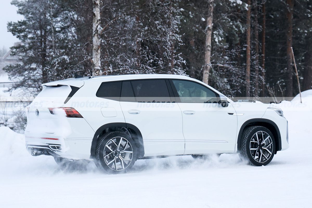 Fotos espía Volkswagen Tiguan Allspace 2025