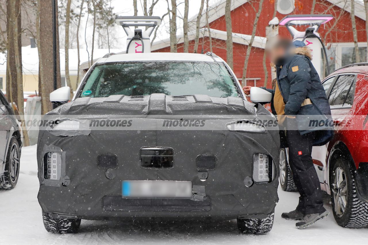 El nuevo Hyundai IONIQ 7 da un paso de gigante en dos meses, un avistamiento muy interesante que deja al descubierto sus innovadores faros