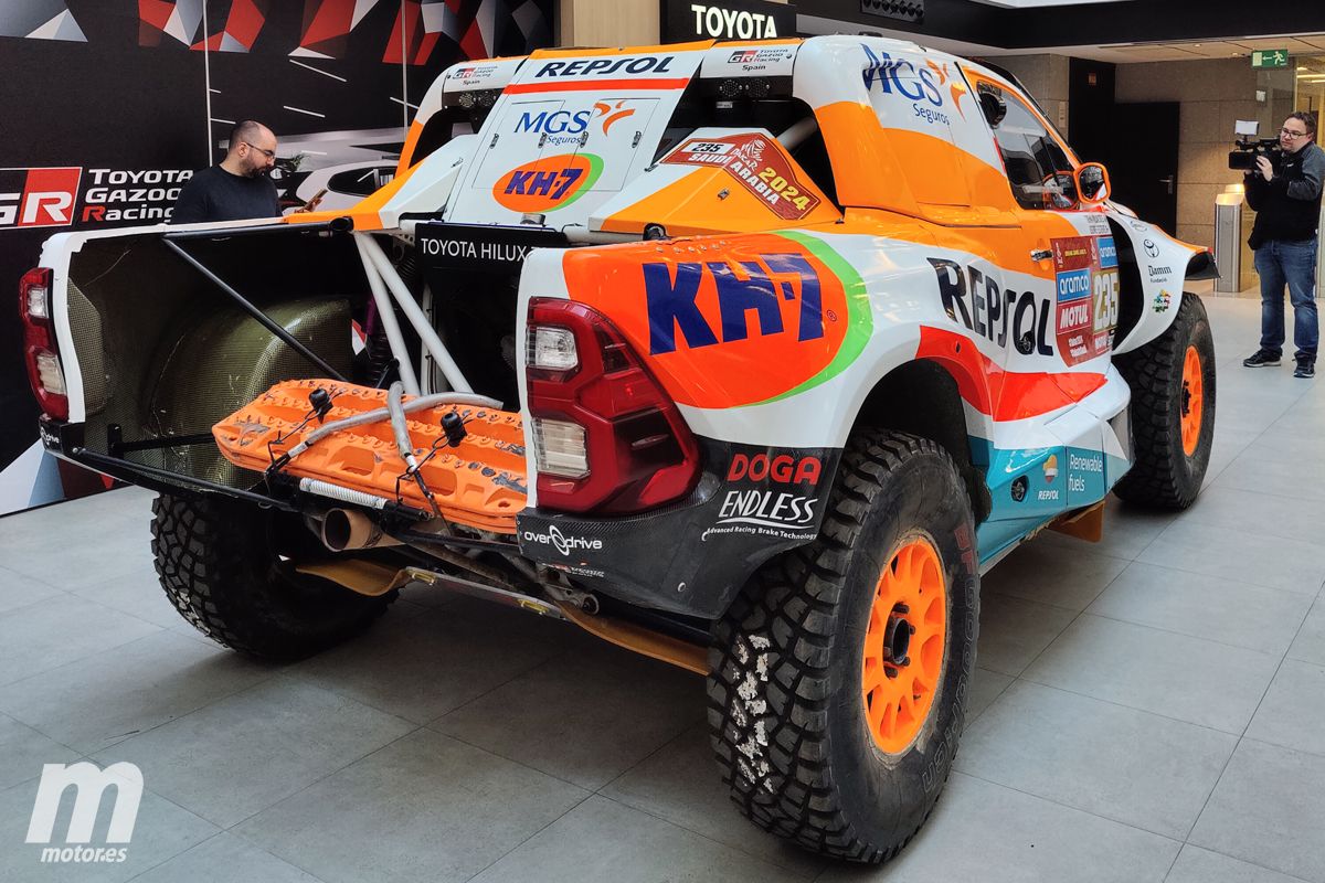 Isidre Esteve y el Repsol Toyota Rally Team tendrán una Toyota GR DKR Hilux T1+ con motor V6 para el Dakar 2025