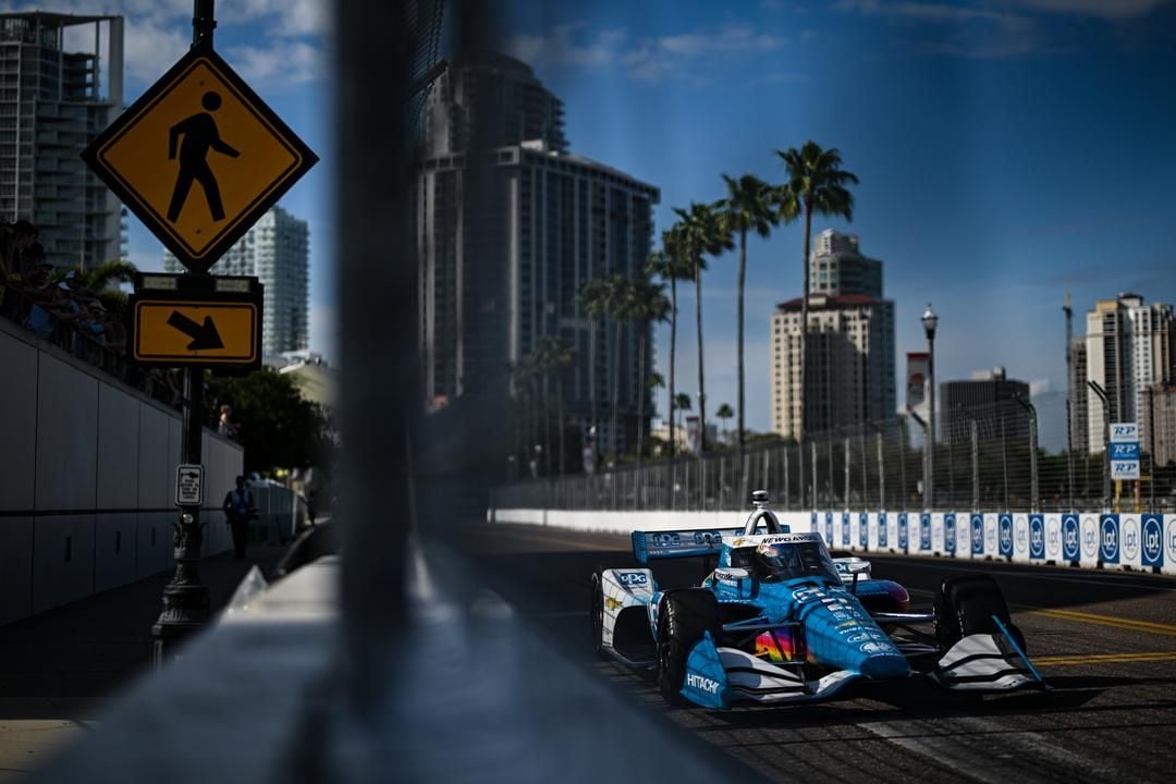 Josef Newgarden logra la pole ante Rosenqvist por la mínima en St. Petersburg; día difícil para Alex Palou