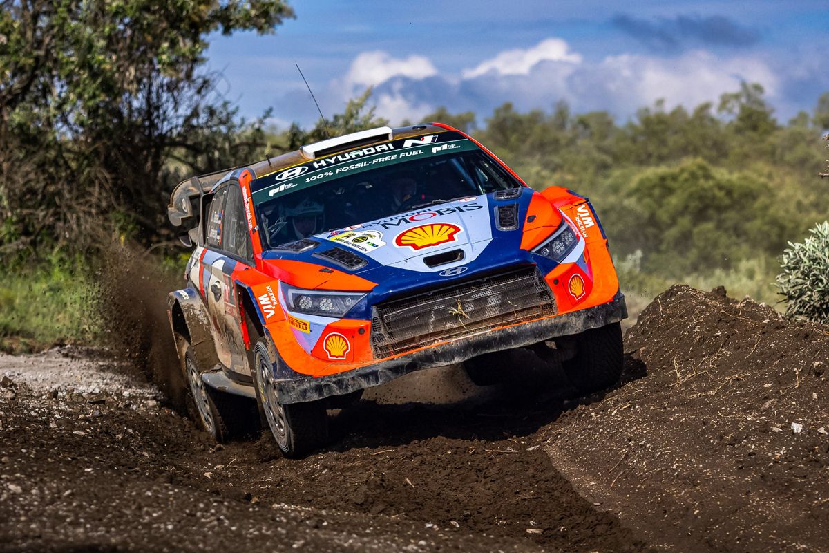 Kalle Rovanperä mantiene su magia y conquista el Safari Rally dentro de su programa parcial