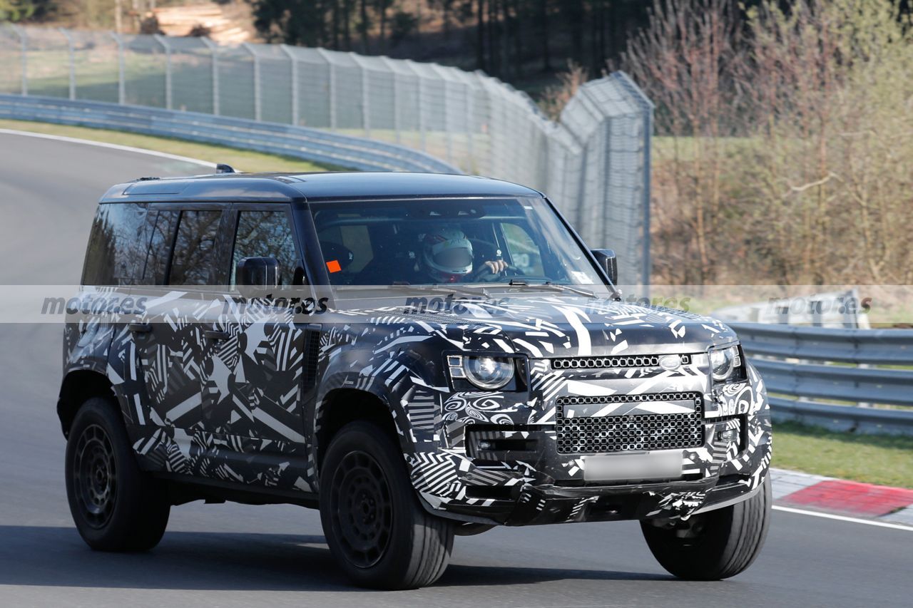 El exclusivo, y extremo, Land Rover Defender OCTA regresa más destapado a Nürburgring tan sólo unas horas después de anunciar su nombre