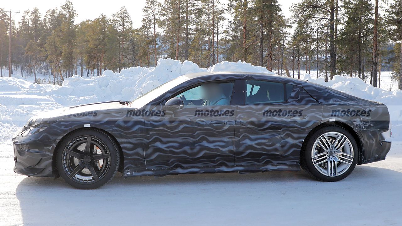 Mercedes-AMG GT Berlina eléctrico - foto espía