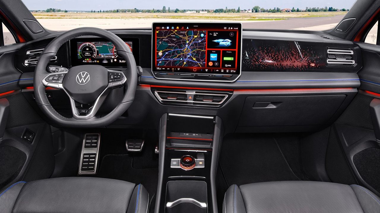 Volkswagen Tiguan eHybrid 2024 - interior