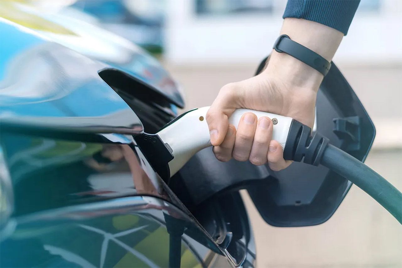 La creciente amenaza para los coches eléctricos: nuevos impuestos para que sean más rentables para las arcas públicas