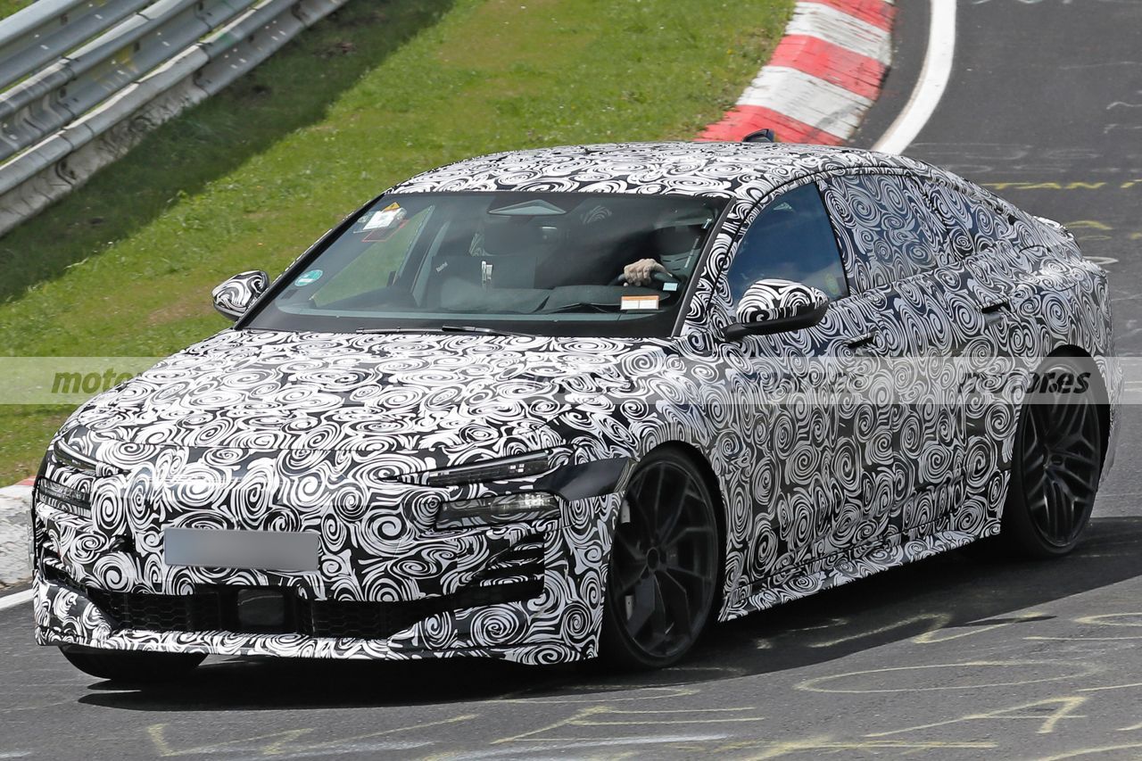 El nuevo RS 6 Sportback e-tron vuela como un caza sobre el asfalto de Nürburgring, una berlina eléctrica con 700 CV y 700 km de autonomía