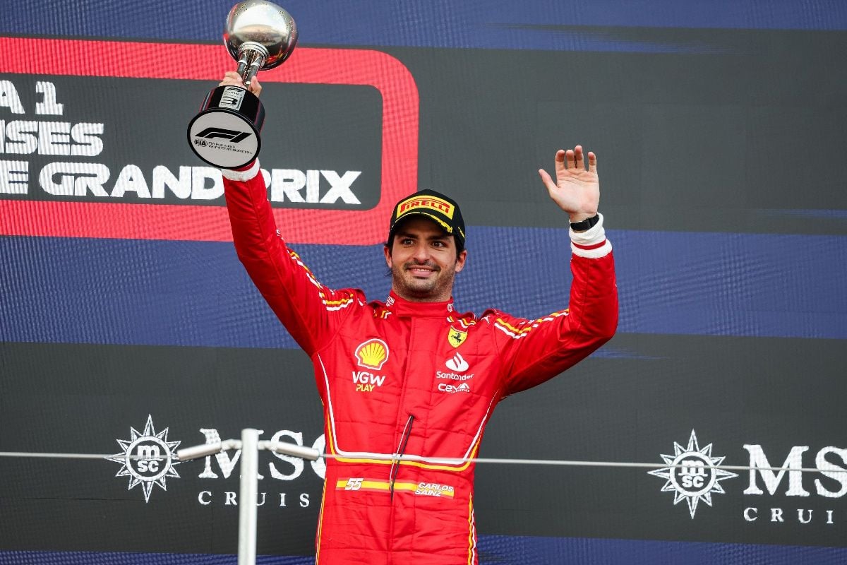 Carlos Sainz lamenta su marcha de Ferrari tras su gran comienzo: «Da rabia tener que irse el año que viene»