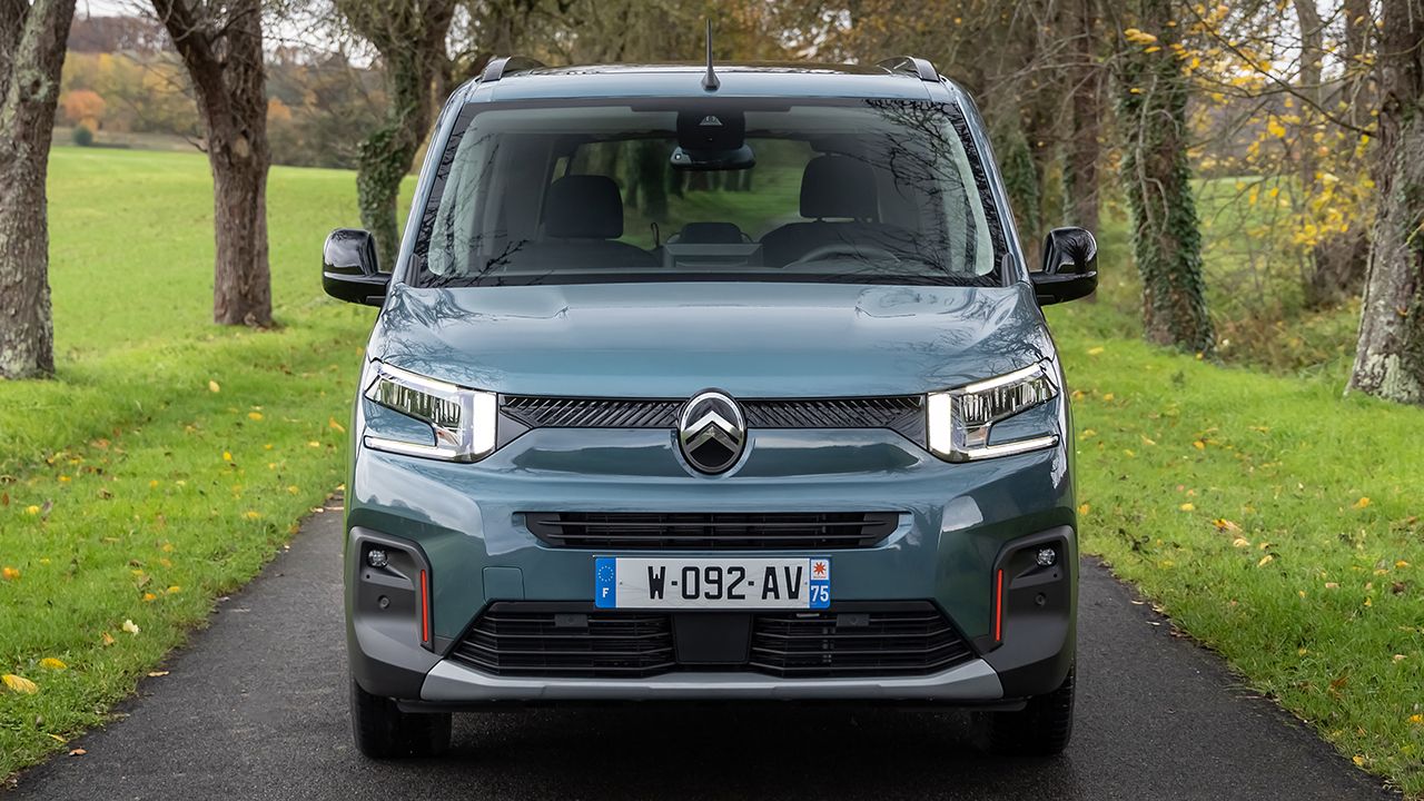 Con más de 4.700 € de descuento y cambio automático, el renovado superventas de Citroën apunta al Renault Kangoo con una gran oferta