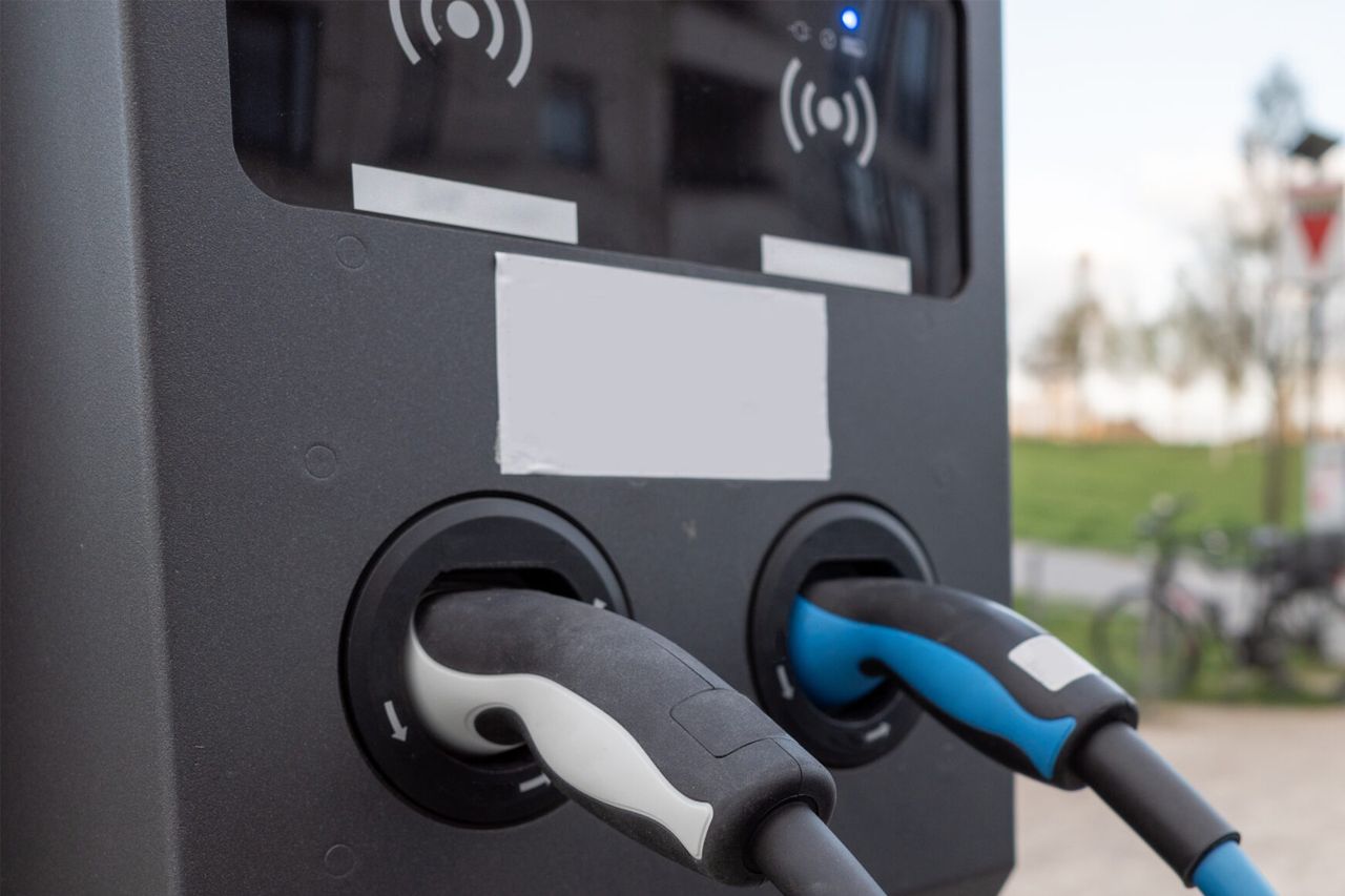 La UE se cansa de los países europeos y los obliga a instalar cargadores para coches eléctricos, la primera fase debe estar lista a finales de 2025