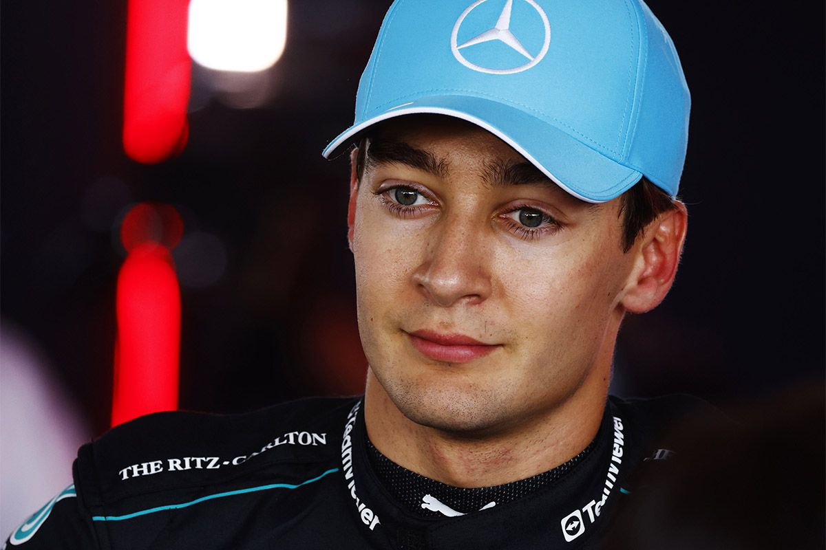 George Russell no valora la edad de Fernando Alonso: «Todos merecemos ganar y luchar por Mundiales»