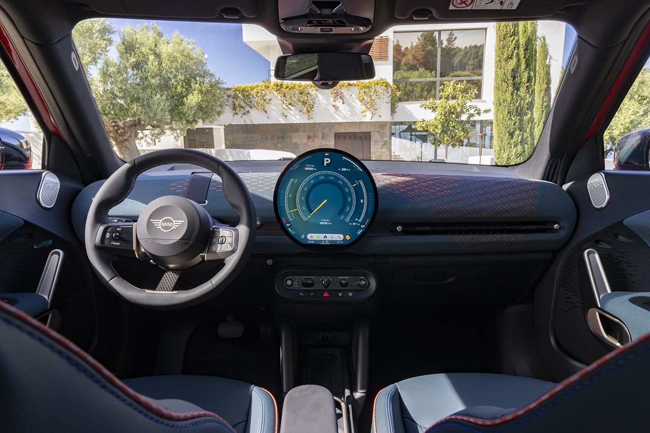 MINI Aceman - interior