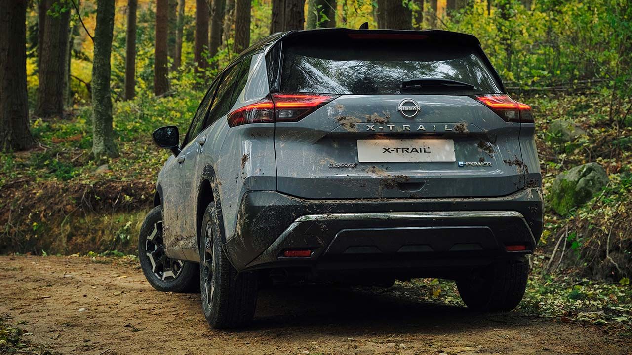 Nissan X-Trail Adventure - posterior