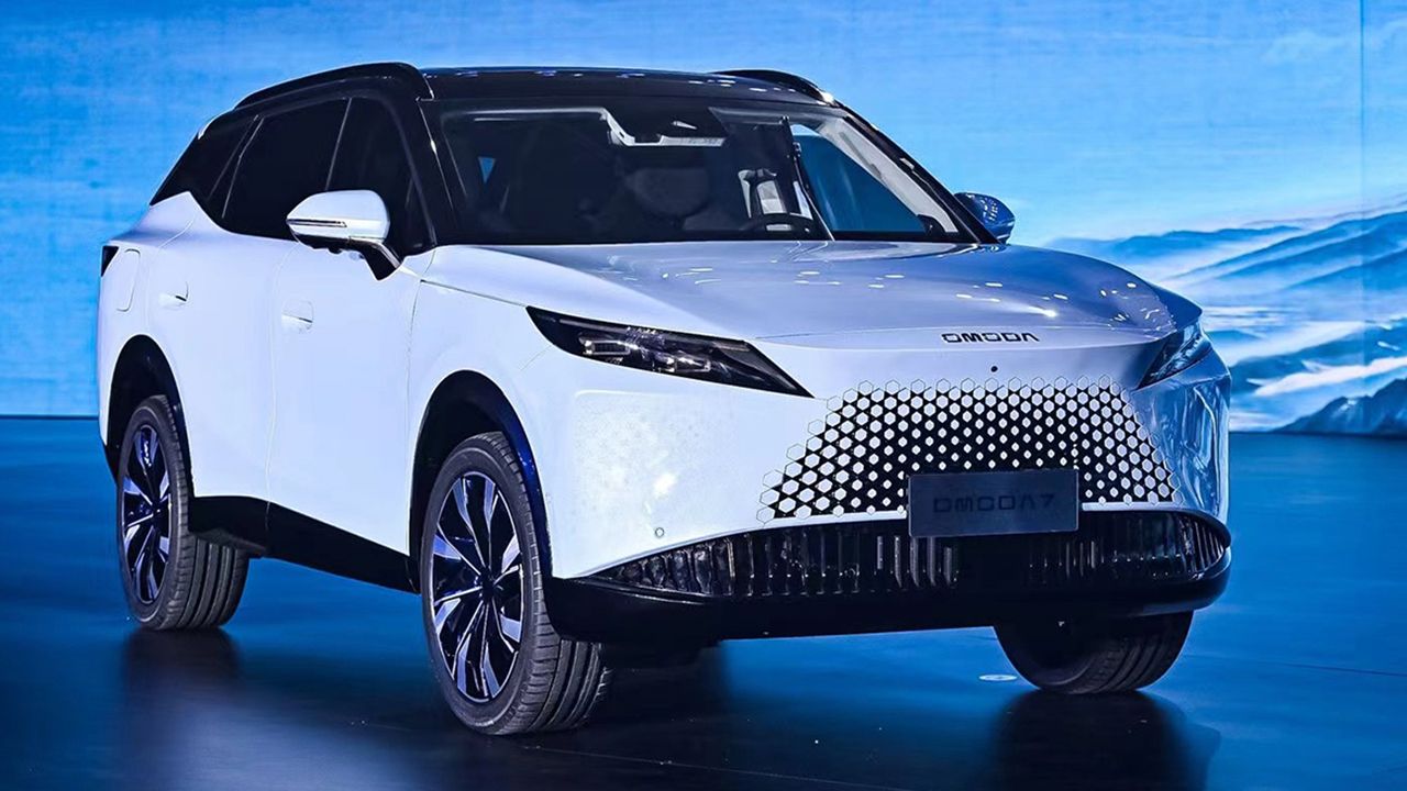 Desvelado el nuevo Omoda 7, un tecnológico SUV híbrido enchufable con más de 1.200 km de autonomía